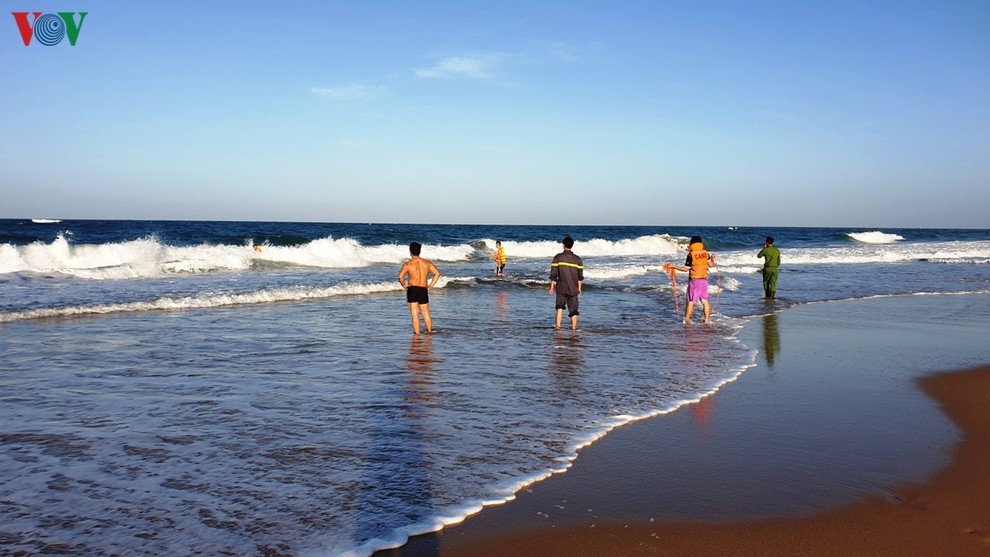 Tắm biển, 3 thanh niên chết đuối ở Quảng Nam