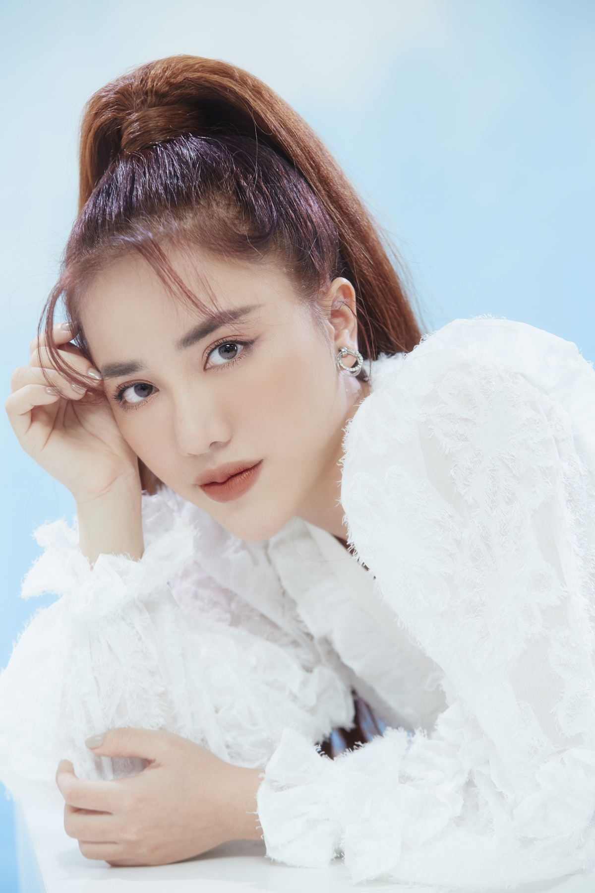 Phùng Khánh Linh tung ca khúc được yêu thích nhất album "Yesteryear" mừng sinh nhật