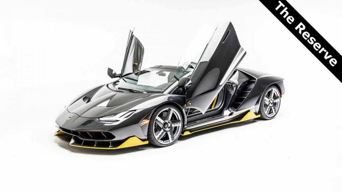 Rao bán siêu xe triệu đô - Lamborghini Centenario Roadster với thân vỏ bằng sợi carbon