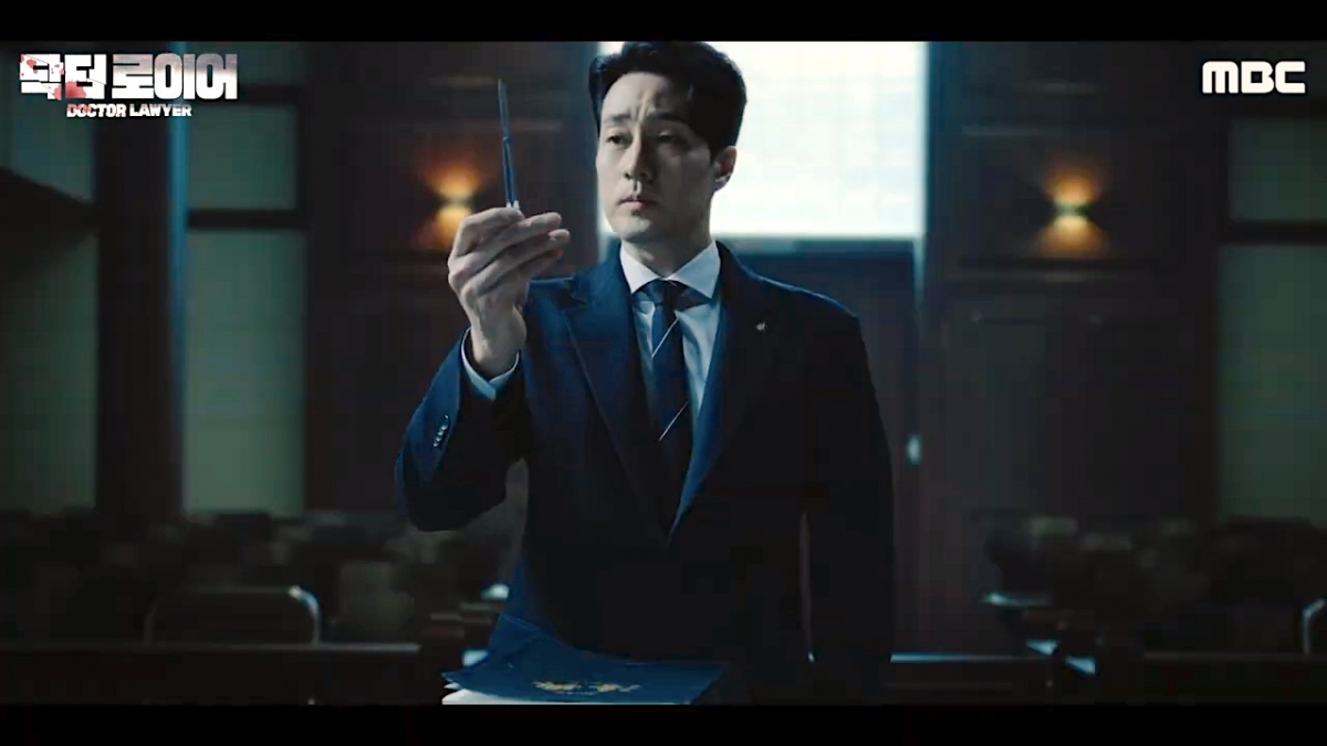 So Ji Sub xuất hiện hoàn hảo trong phim mới “Dr. Lawyer”