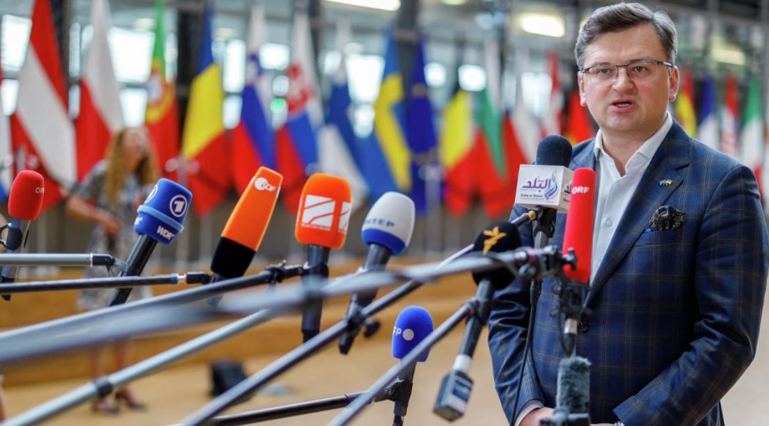 Ngoại trưởng Ukraine chỉ trích NATO "hầu như không hỗ trợ gì cho Kiev"