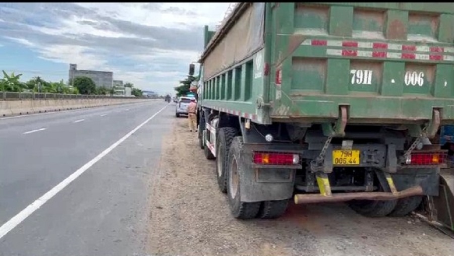 Bình Thuận xử phạt hàng trăm trường hợp “cơi nới” thùng xe