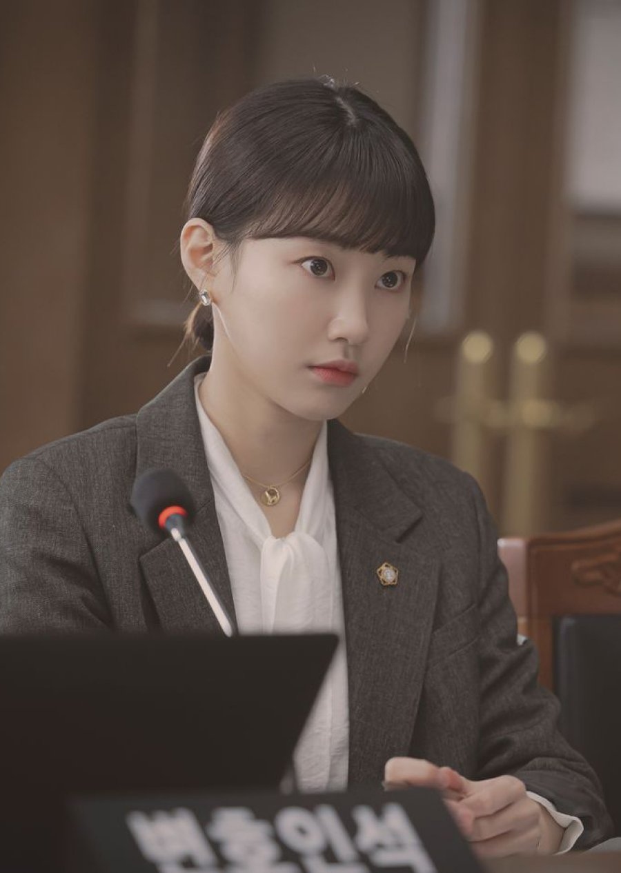 "Nắng xuân Choi Soo Yeon" trong phim "Nữ luật sư kỳ lạ Woo Young Woo" là ai?