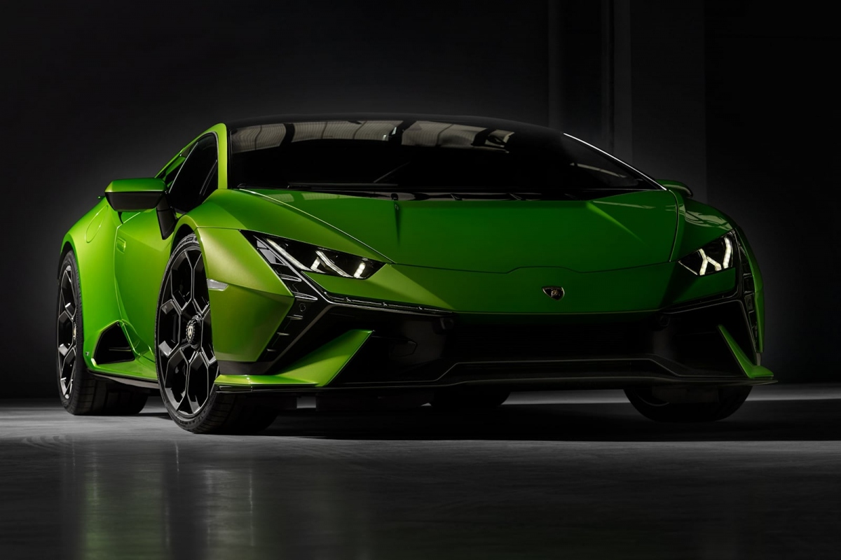 Lamborghini vẫn sản xuất siêu xe sử dụng động cơ đốt trong