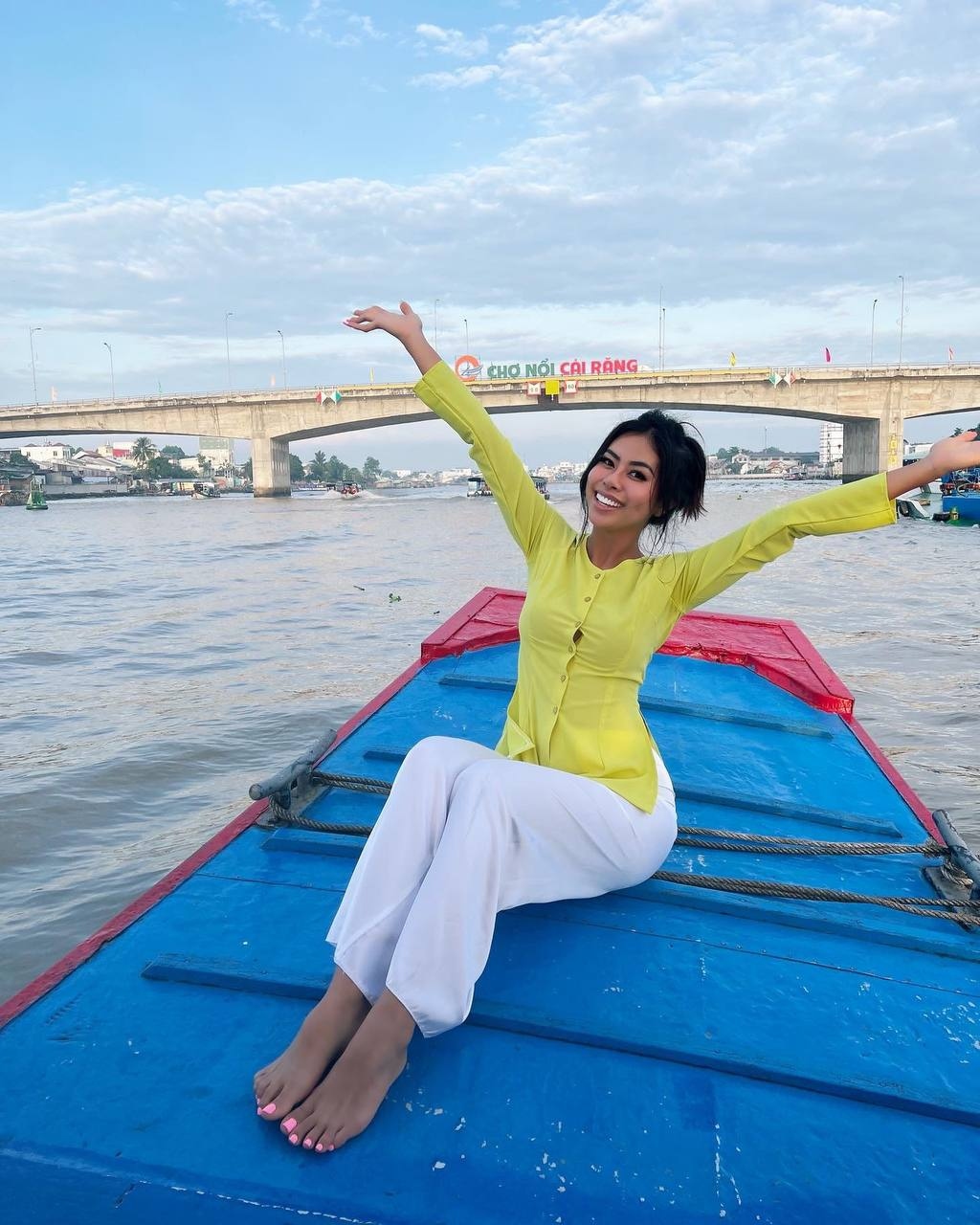 Nhan sắc bản sao Phạm Hương "gây sốt" tại Hoa hậu Hòa bình Việt Nam 2022