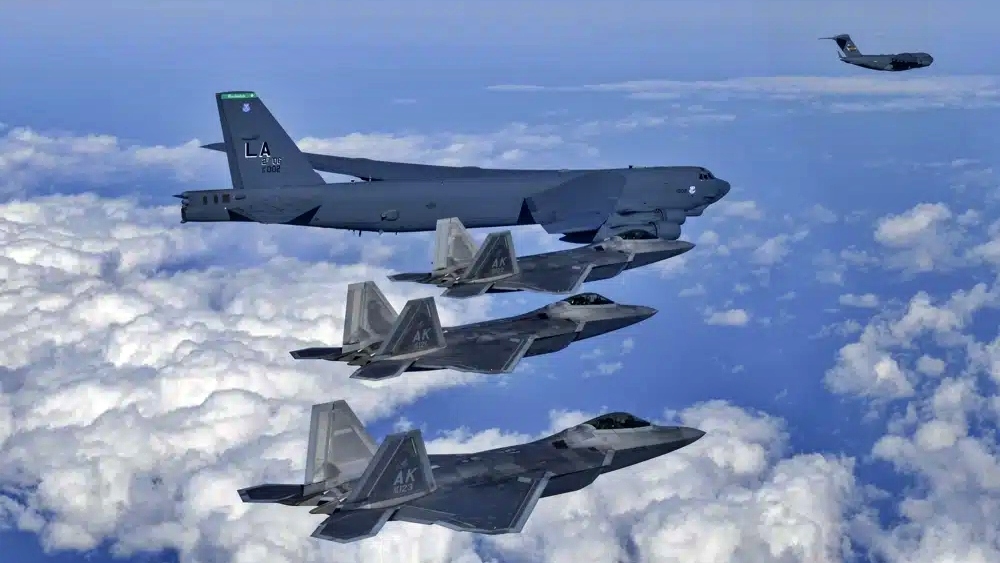 Mỹ triển khai máy bay ném bom B-52 tới bán đảo Triều Tiên