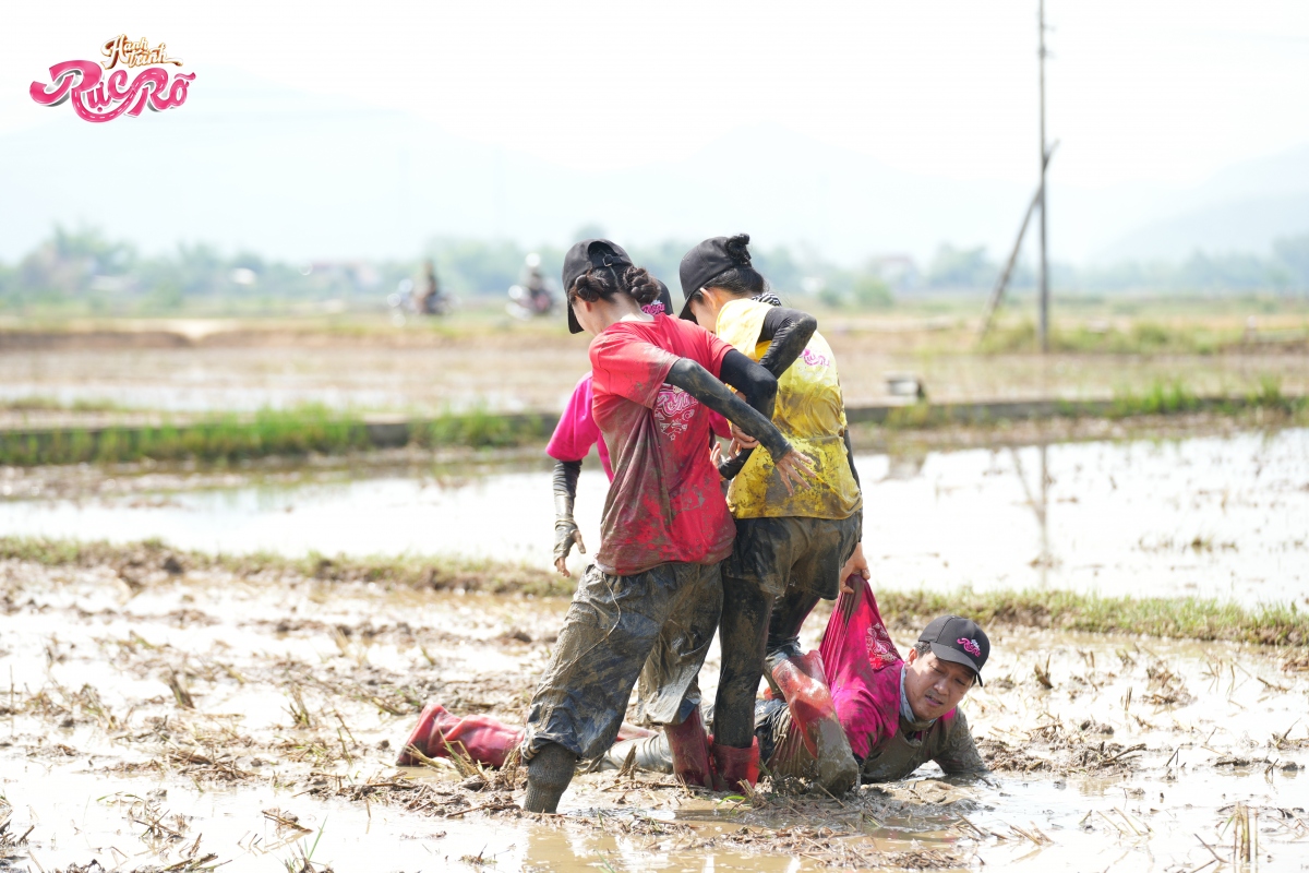 Trường Giang lao đao, kêu cứu trên bãi bùn ở Bình Định