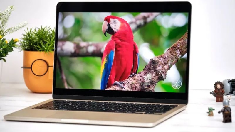 Apple phát triển MacBook Pro có thể gập lại vào năm 2025