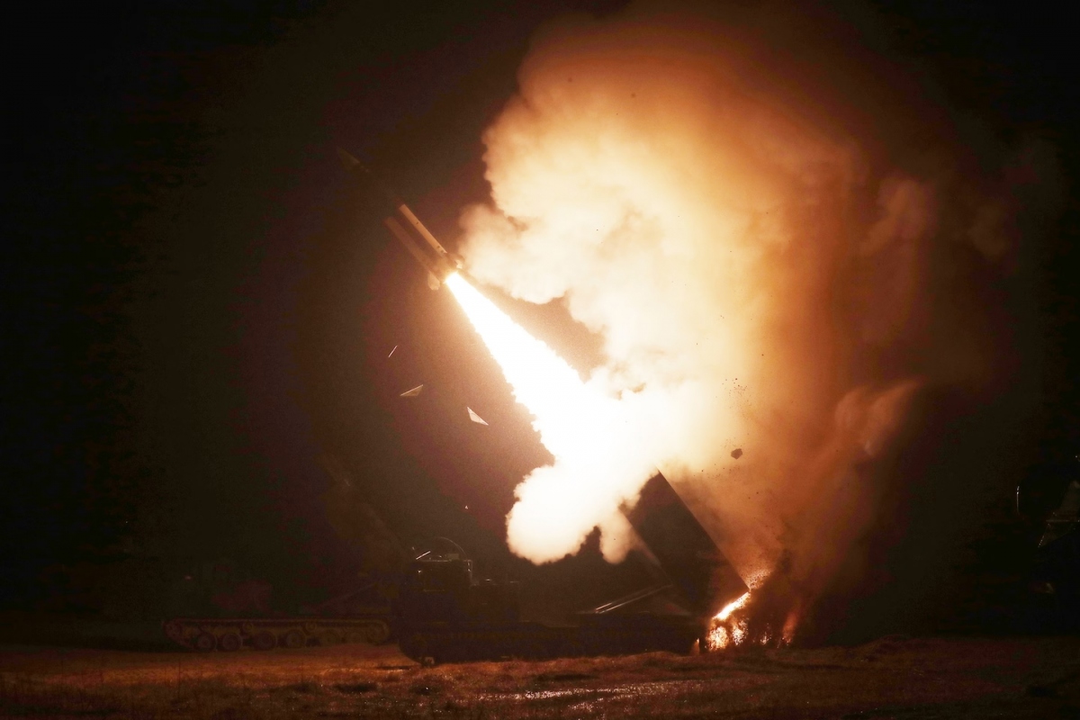 Ukraine phóng tên lửa ATACMS vào bán đảo Crimea