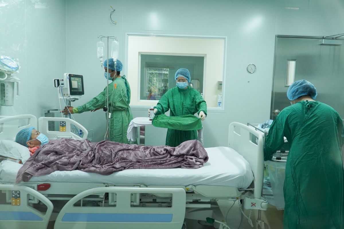 Lần đầu tiên Việt Nam kết hợp 2 kỹ thuật chuyên sâu điều trị ung thư hạch