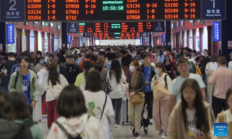 Khoảng 900 triệu người Trung Quốc du lịch nội địa trong tuần lễ vàng