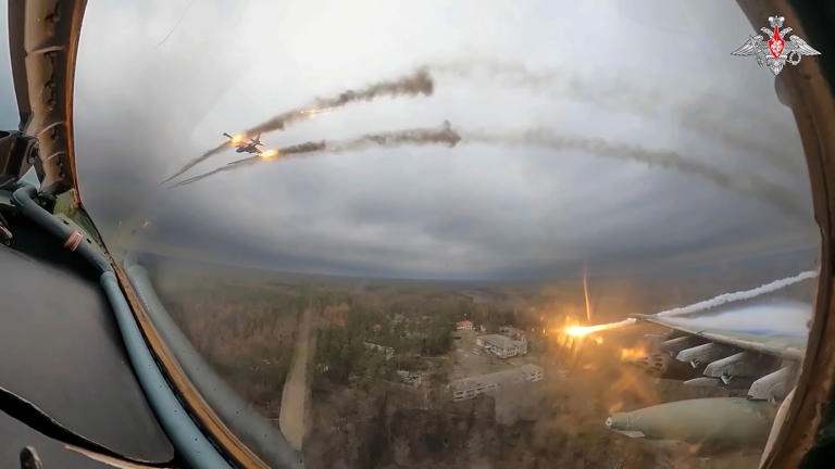 Nga bắn nổ kho tên lửa và phá hủy cơ sở sản xuất UAV của Ukraine
