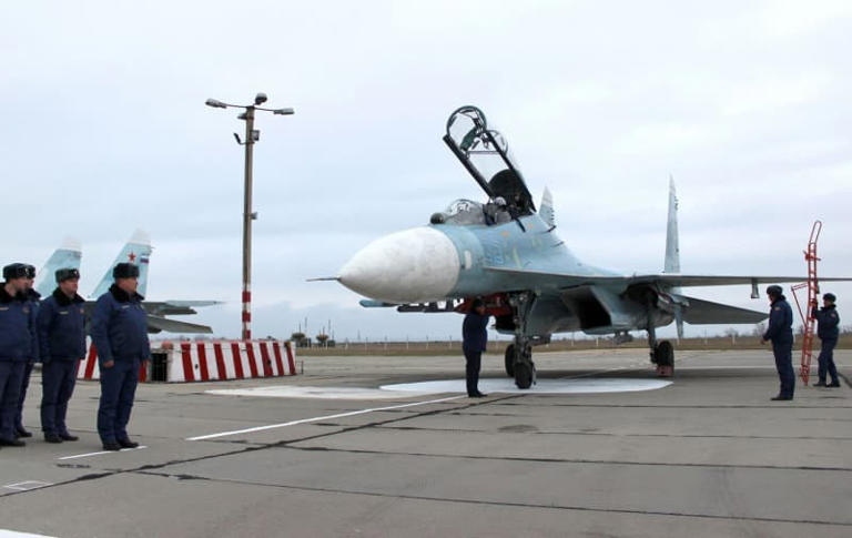 Sân bay Belbek vừa bị Ukraine tấn công quan trọng với Nga như thế nào?