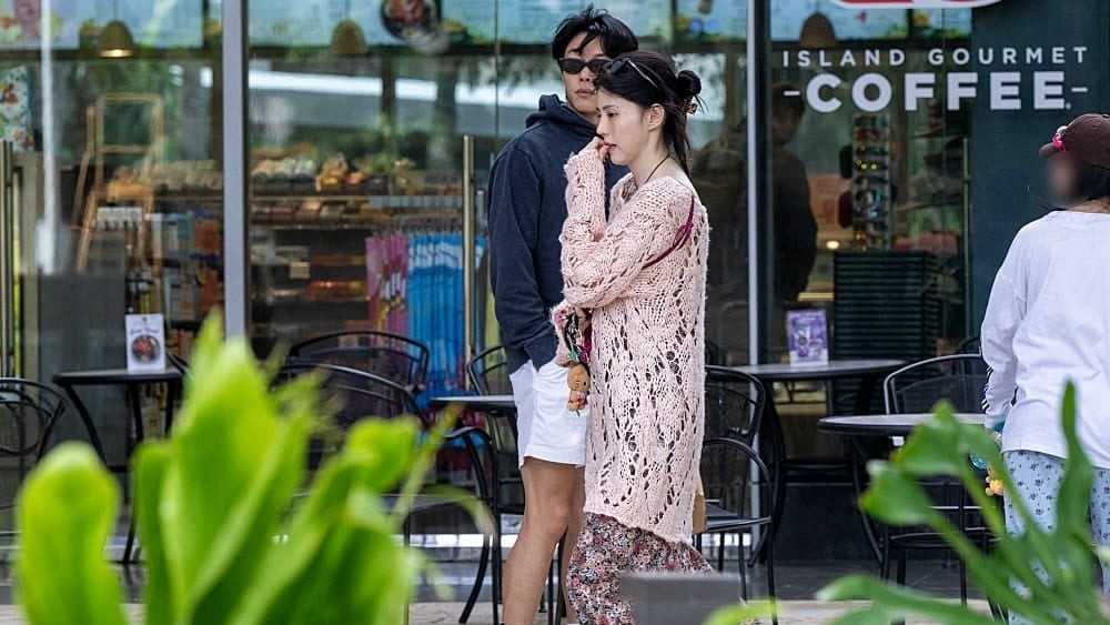Dispatch tung ảnh Ryu Jun Yeol và Han So Hee hẹn hò ở Hawaii