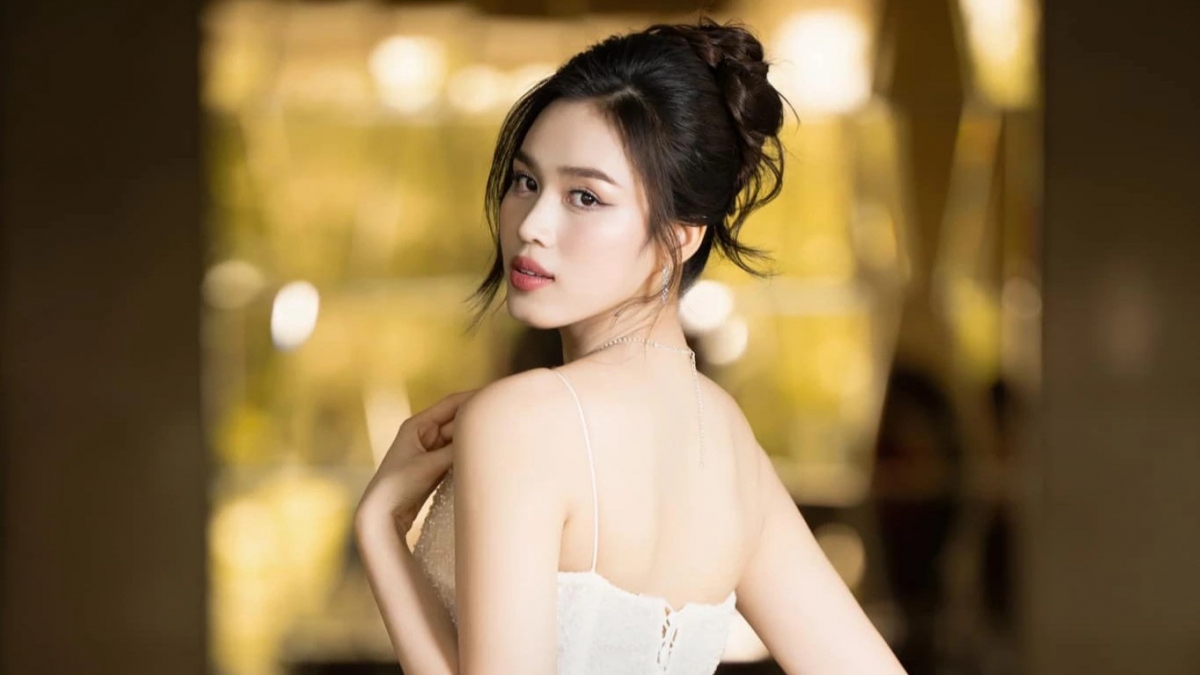 Chuyện showbiz: Hoa hậu Đỗ Thị Hà nói gì về tin đồn sắp cưới bạn trai thiếu gia?