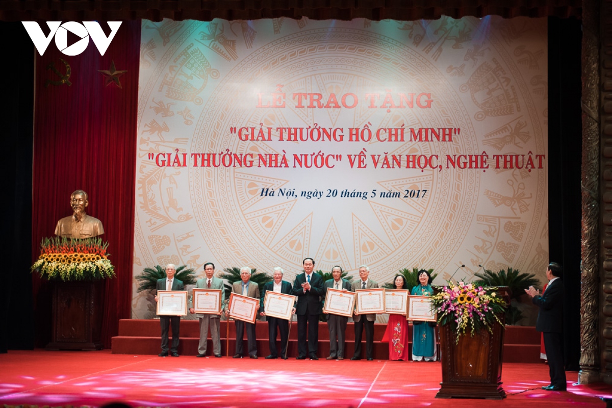 Lập Hội đồng cấp Nhà nước xét tặng Giải thưởng Hồ Chí Minh về VHNT