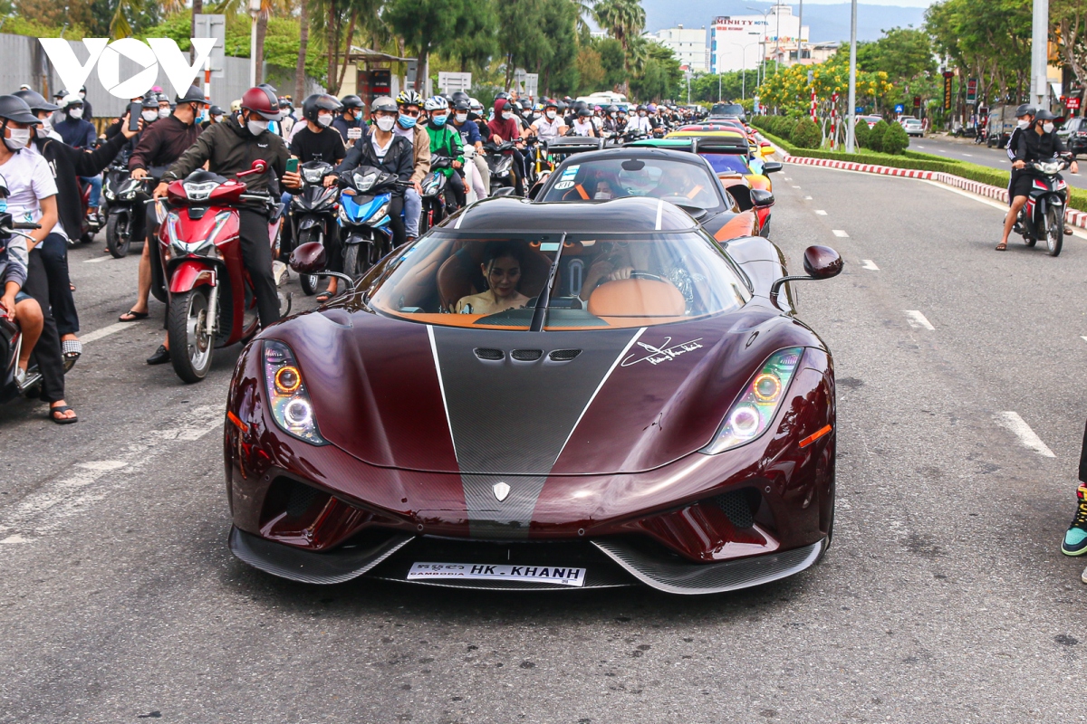 Hình ảnh dàn siêu xe hơn 500 tỷ đồng trên phố Đà Nẵng